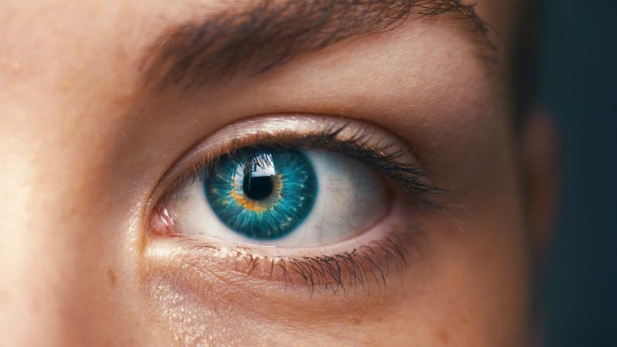 Imagen ojo azul