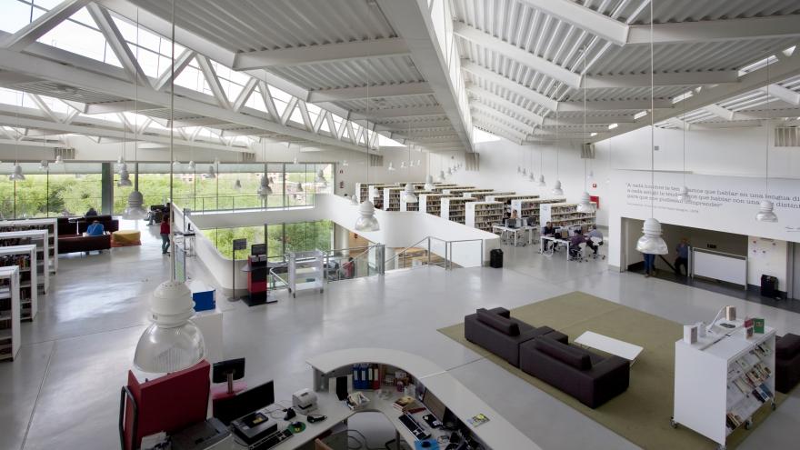Una biblioteca pública de la Comunidad de Madrid por dentro
