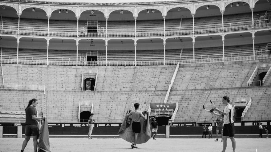 Alumnos de la Escuela Taurina José Cubero "Yiyo" en el ruedo de Las Ventas