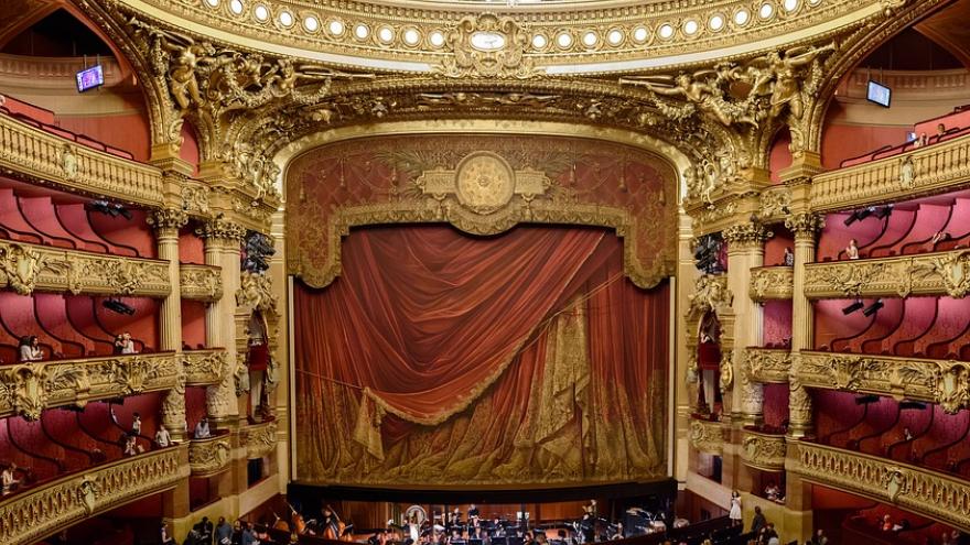 Imagen del escenario de un teatro