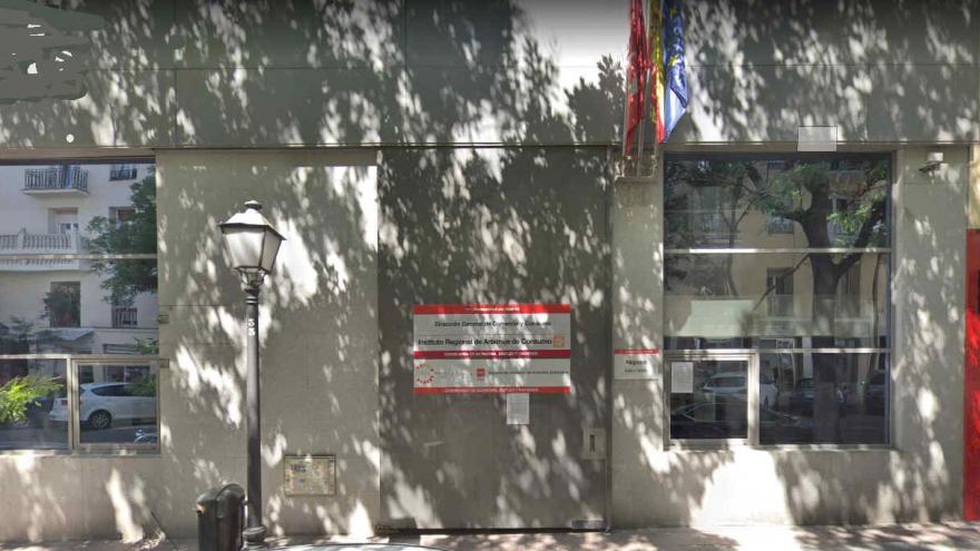 Fachada Consejería de Educación e Investigación, sede Díaz Porlier, 35