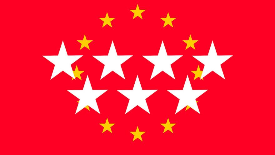 Bandera de la Comunidad de Madrid que incorpora las estrellas de la bandera de la UE
