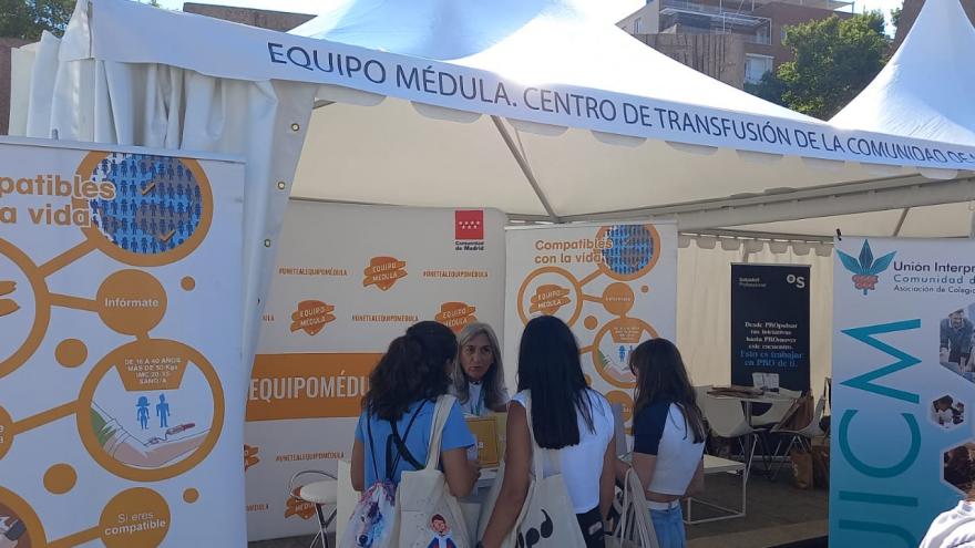 Punto informativo con carpa