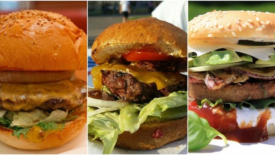 Varias hamburguesas de distinto tipo el fila