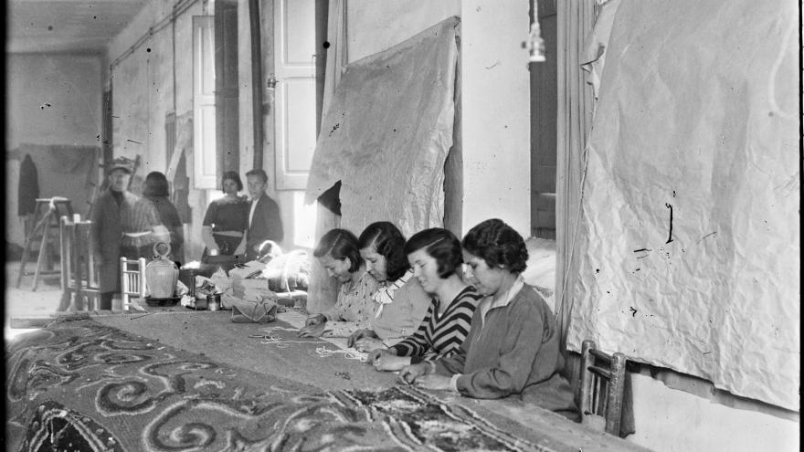Mujeres de la Real Fábricas y Tapices Real Fábricas y Tapices