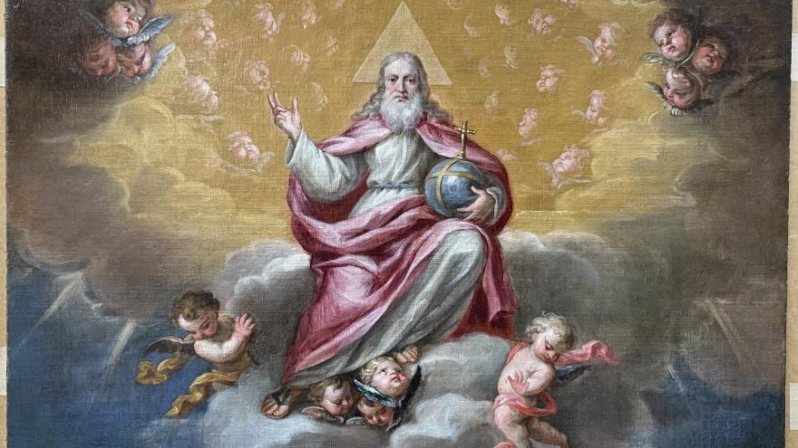 Lienzo que representa a Dios Padre sentado sobre las nubes rodeado de ángeles