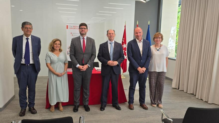 Firma convenio Comunidad de Madrid y Supercuidadores