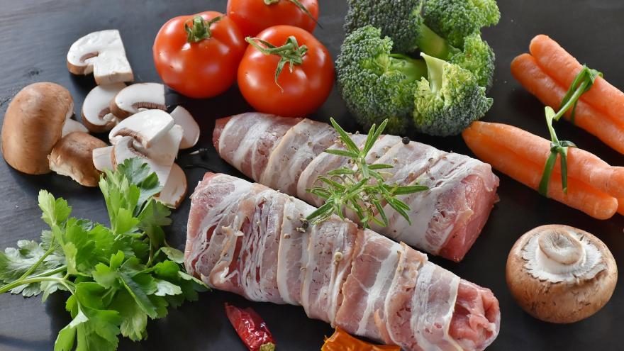 Redondo de cerdo con verduras variadas