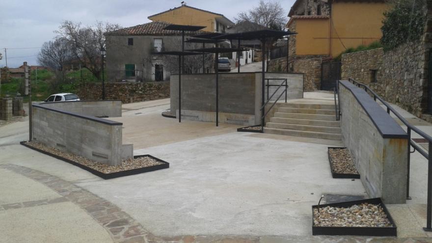 Plaza de Juan Yagüe en Berzosa de Lozoya Imagen de la Plaza de Juan Yagüe en Berzosa de Lozoya