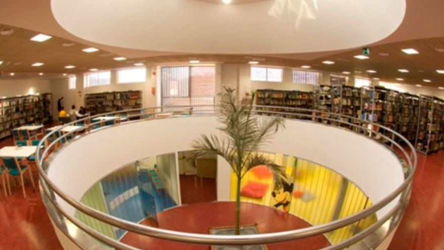 Interior Biblioteca de Meco