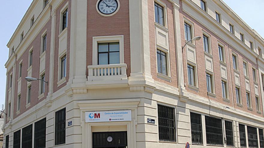 Fachada del Centro de especialiades Hermanos Sangro