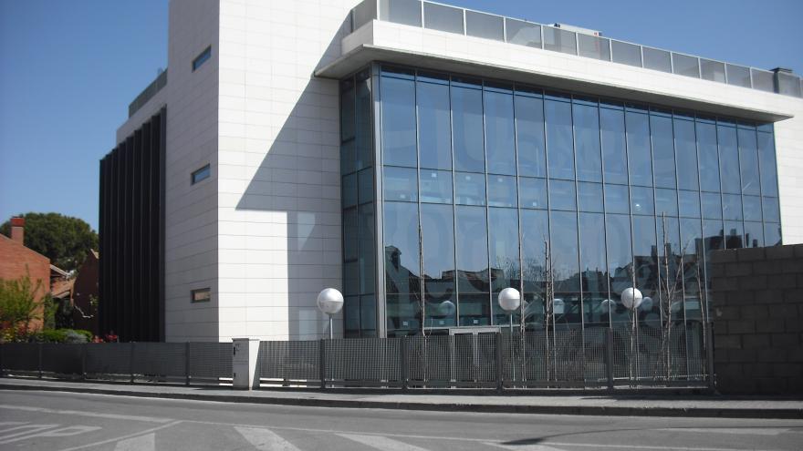 Exterior BIblioteca de Ciempozuelos Almundena Grandes