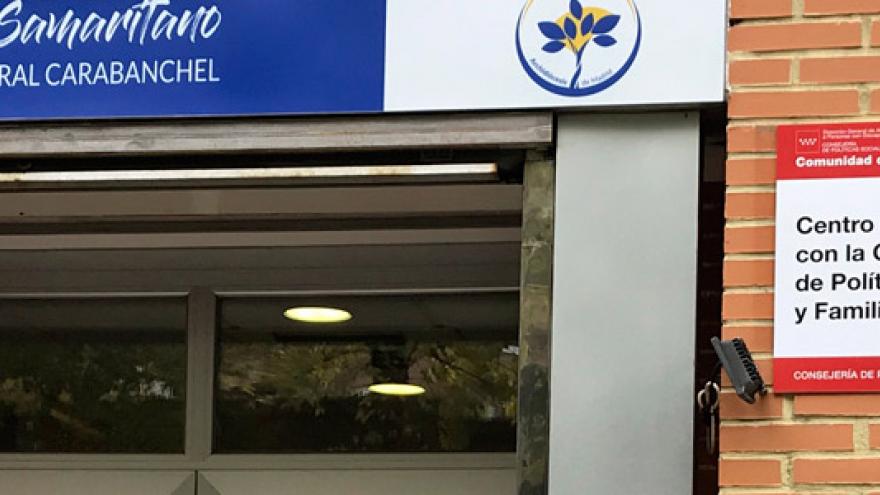 Fachada y rótulos del Centro de Rehabilitación Laboral (CRL) Carabanchel