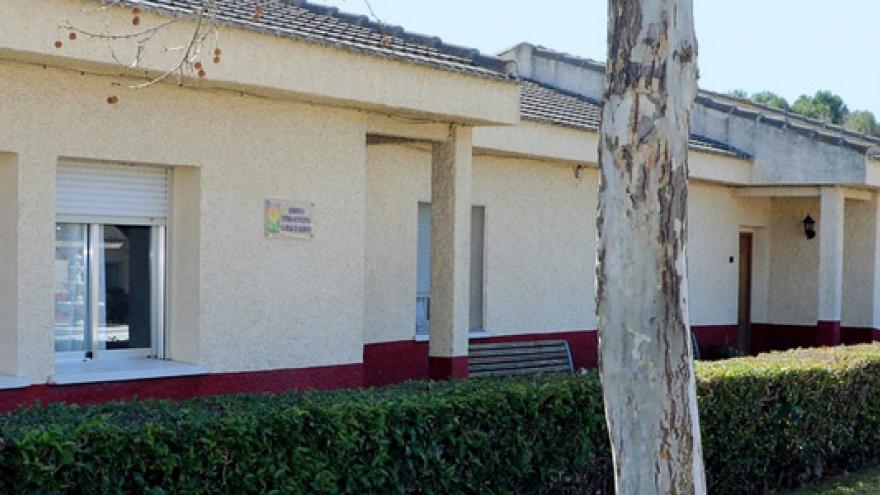 Fachada de la Residencia Viviendas El Pinar de Acedinos APANID