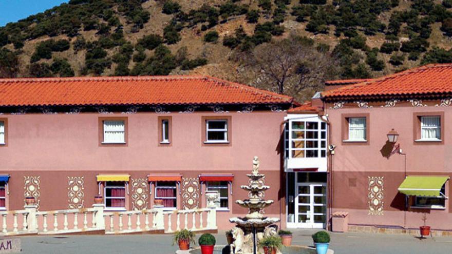 Fachada del Centro Residencial AMAM Picadas