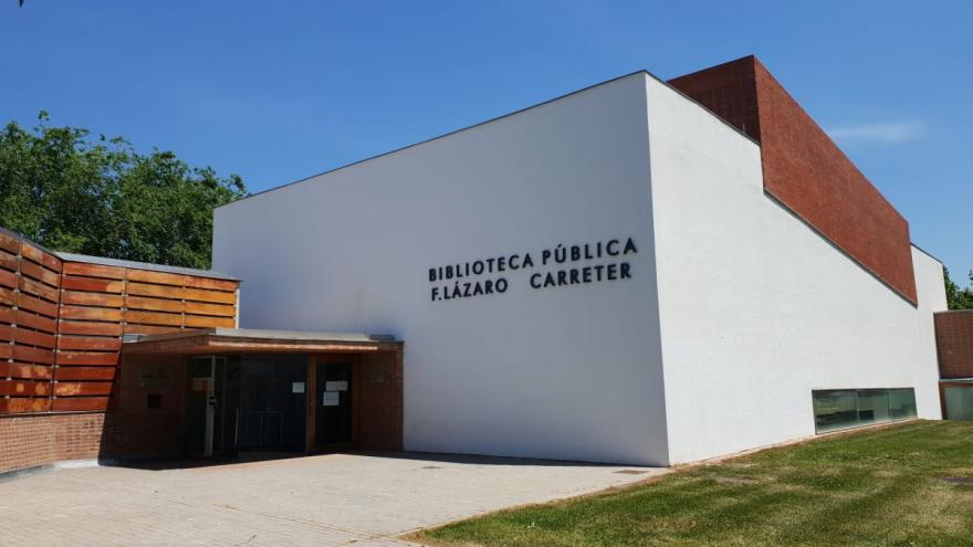 Exterior Biblioteca Fernando Lázaro Carreter de Villanueva de la Cañada