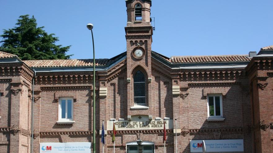 Fachada del hospital central de la Cruz Roja Madrid