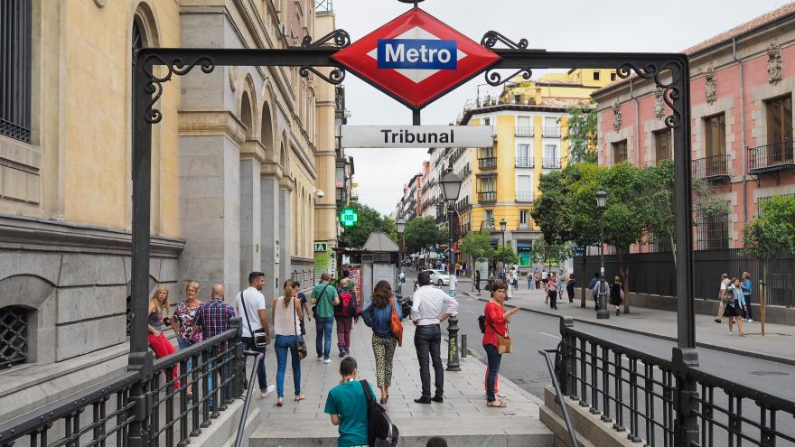 Estación de Metro de Tribunal