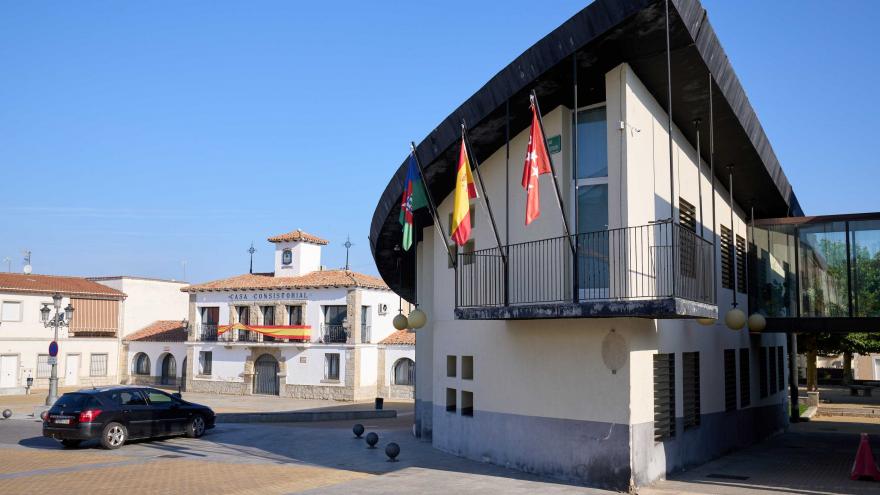 Plaza de la Constitución - Aldea del Fresno Aldea del Fresno - Plaza de la Constitución