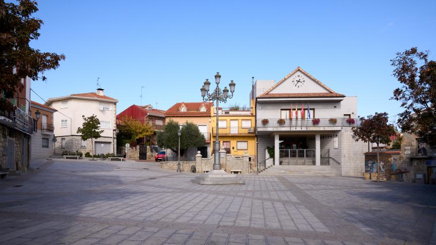 Plaza de la Constitución - Fresnedillas de la Oliva Fresnedillas de la Oliva - Plaza de la Constitución