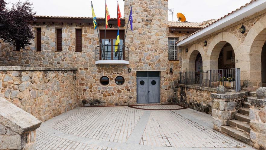 Plaza del Ayuntamiento - Cervera de Buitrago Cervera de Buitrago - Plaza del Ayuntamiento