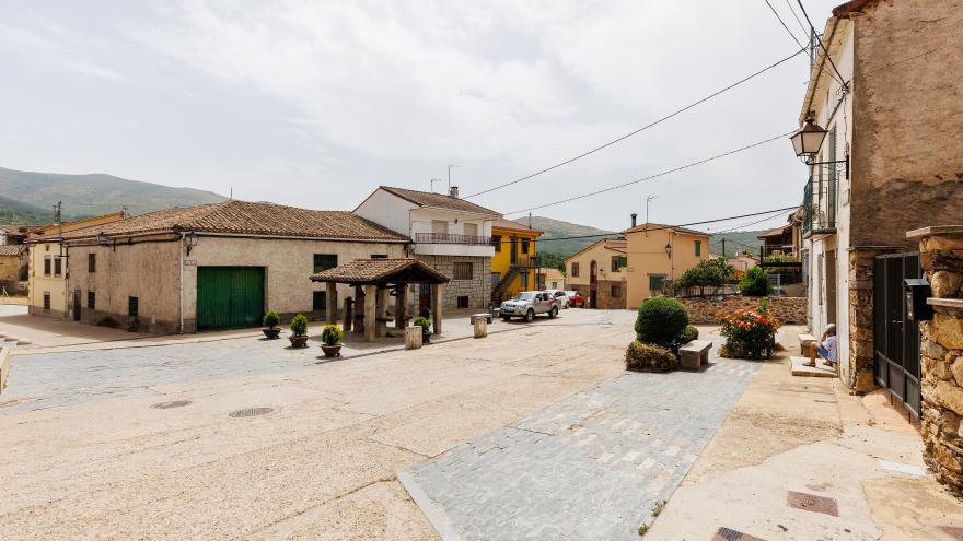 Plaza de San Pedro - Garganta de los Montes Garganta de los Montes - Plaza de San Pedro