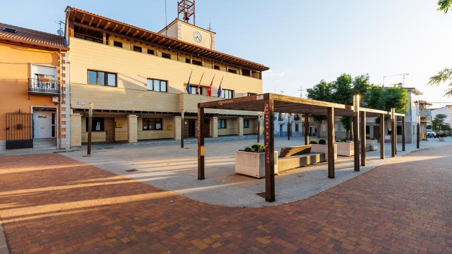 Plaza de la Constitución - Lozoyuela - Navas - Sieteiglesias Lozoyuela - Navas - Sieteiglesias - Plaza de la Constitución