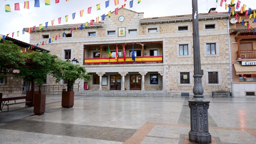Plaza del Pueblo - Manzanares el Real Manzanares el Real - Plaza del Pueblo
