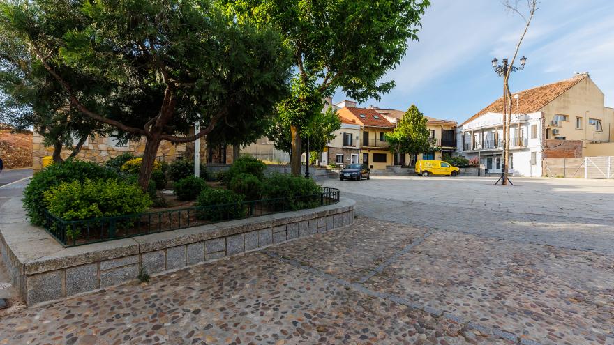 Plaza de la Constitución - Pedrezuela Pedrezuela - Plaza de la Constitución