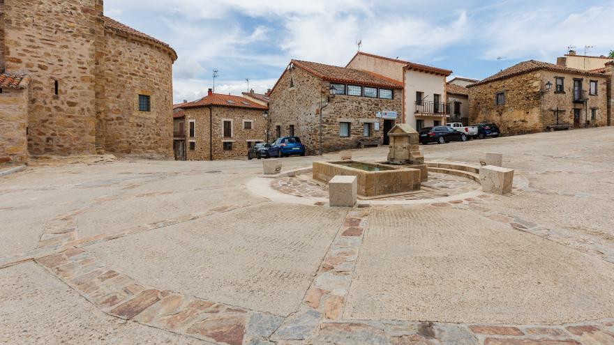 Plaza de la Iglesia - Prádena del Rincón Prádena del Rincón - Plaza de la Iglesia