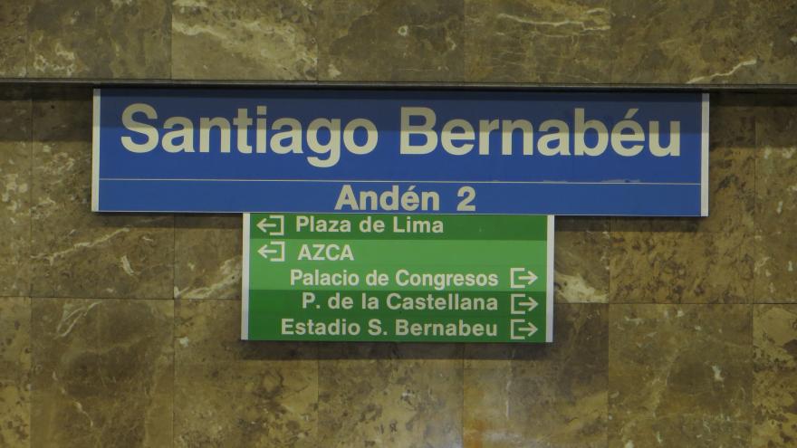 Uno de los andenes de la estación de Metro Santiago Bernabéu 