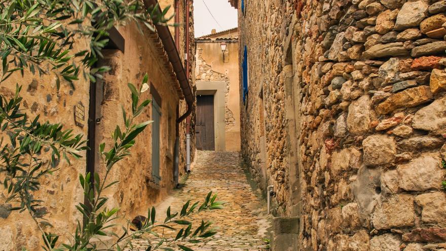 Pueblo rural de piedra