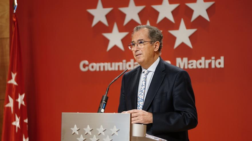 El consejero de Educación y Juventud, Enrique Ossorio, en rueda de prensa