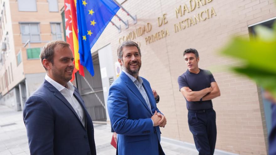 El consejero Miguel Ángel García Martín durante su visita al juzgado de primera instancia e instrucción en Arganda del Rey