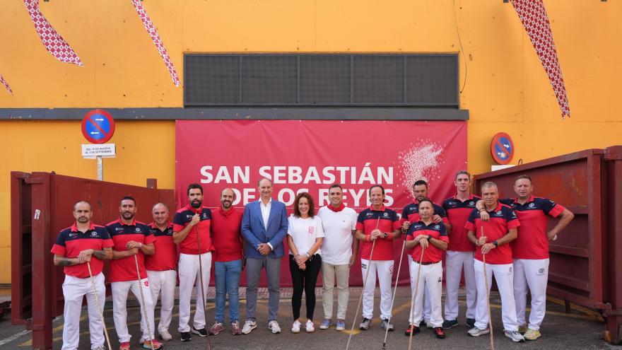 Miguel López-Valverde en San Sebastián de los Reyes supervisa el dispositivo digital de seguridad en sus fiestas