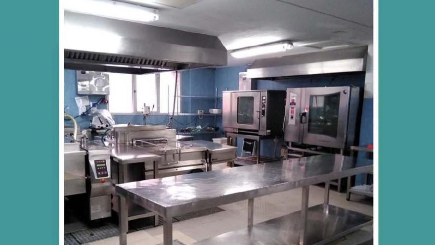 Portada de la publicación Directrices para el desarrollo de un sistema de gestión de la seguridad alimentaria en el sector de comidas preparadas