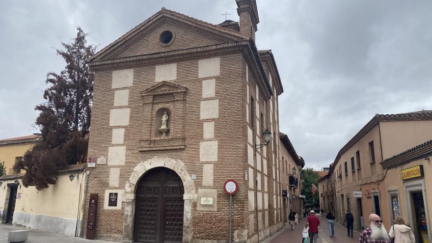 Vista de la ermita de Santa Lucía, principalmente se aprecia la fachada