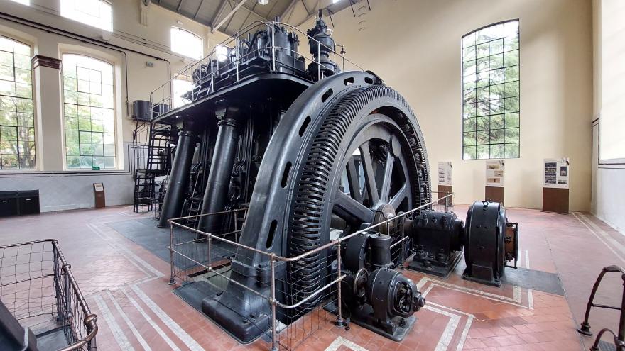 Motores en el interior de la Nave de Motores de Pacífico