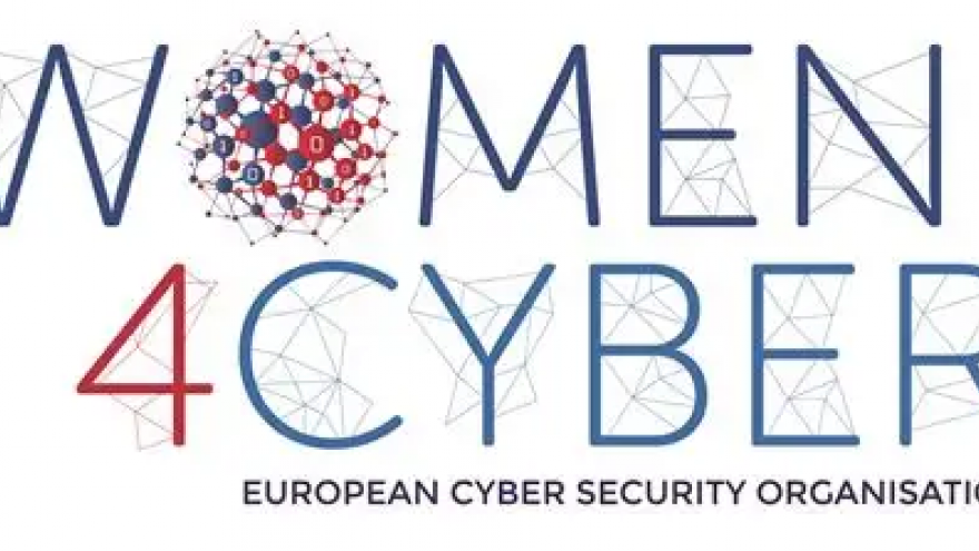 woman 4 cyber