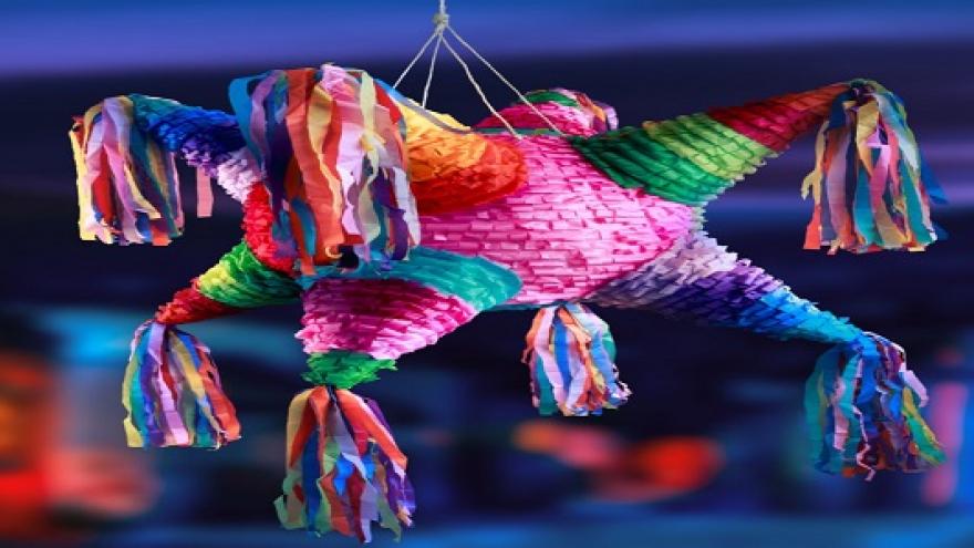 Taller piñata mexicana