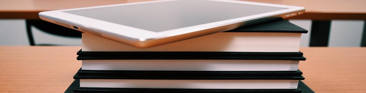 Formación Azheimer Tablet sobre libros