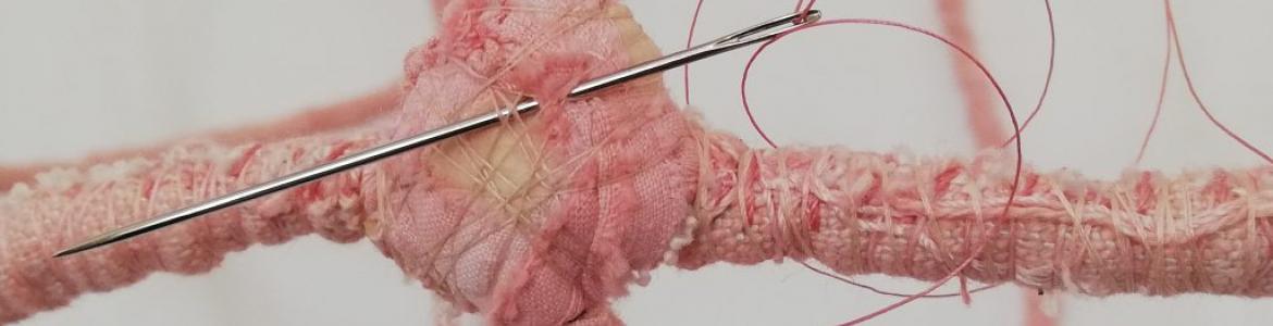 Visita guiada para público familiar exposición "Tirando del hilo" barbara visita