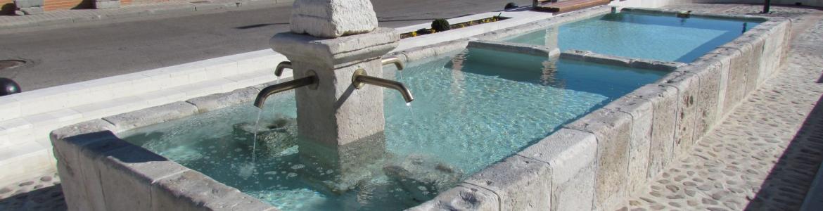 Fuente de los Cuatro Caños en Daganzo fuente de piedra cuadrangular con caños
