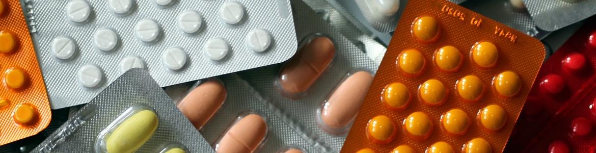 blíster de pastillas amontonados