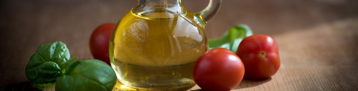 Aceitera con tomates (Aceite de oliva)