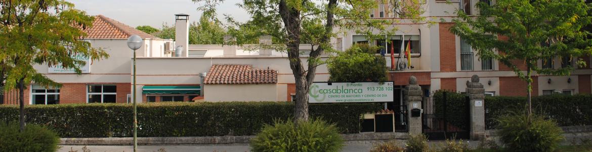 Exterior centro de día para personas mayores
