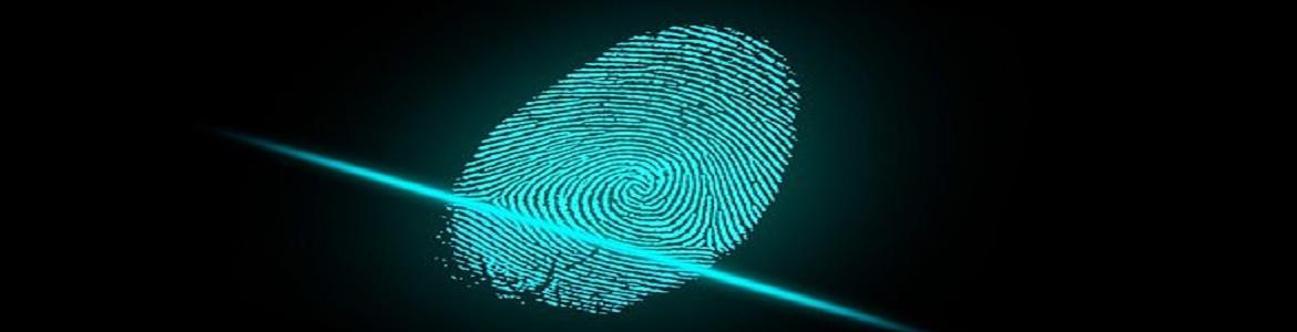 Terceras jornadas de Cuidados Paliativos de la Comunidad de Madrid Huella digital en azul claro con fondo oscuro y un haz de luz atravesándola por la base