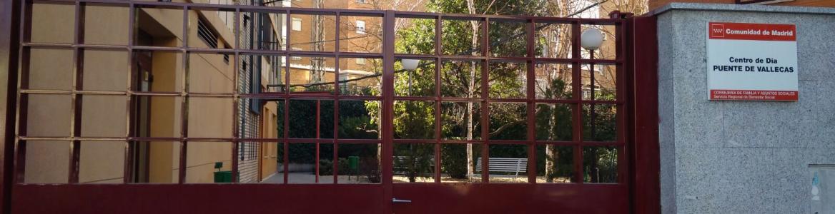 Acceso al Centro de Día Puente de Vallecas