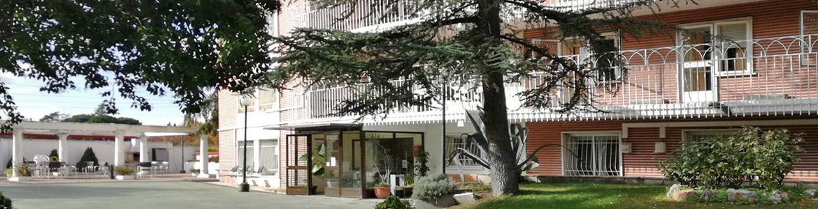 Centro de Día de Soporte Social (CD) Moncloa-Aravaca y Residencia (MR) Aravaca para personas con enfermedad mental Fachada del Centro de Día de Soporte Social (CD) Moncloa-Aravaca y Residencia (MR) Aravaca para personas con enfermedad mental