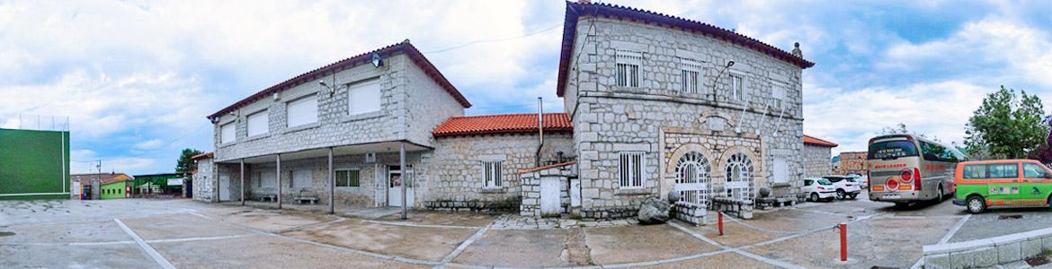 Fachada del Centro Ocupacional Mancomunidad Sierra Norte